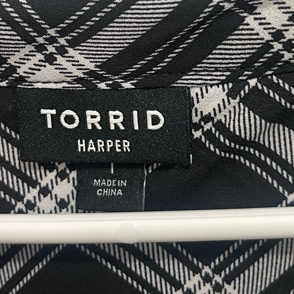 Torrid Harper Black and White Checkered Blouse - Picture 6 of 15